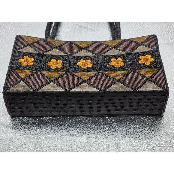 Handmade Black Beaded Floral Pattern Evening Bag With Dual Handles Zipper - Picture 8 of 16